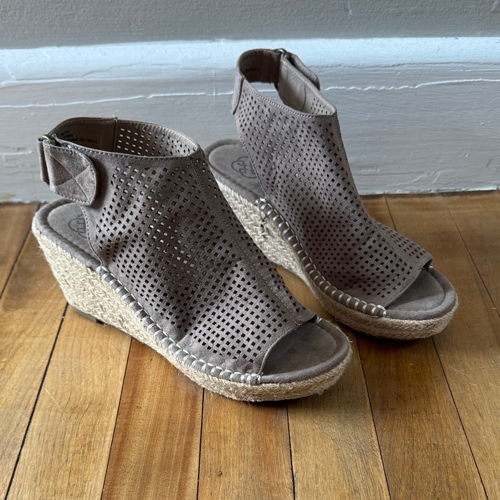 Daisy Fuentes Taupe Perforated Wedge Sandals